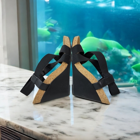 Jessica Simpson woman's Size 8.5. Strappy wedges with platform. In awesome shap. - Picture 5 of 8